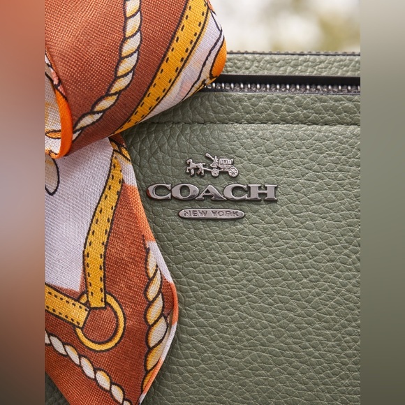 Coach Elegant Green Pebbled Leather Two Way Satchel. - Picture 3 of 4